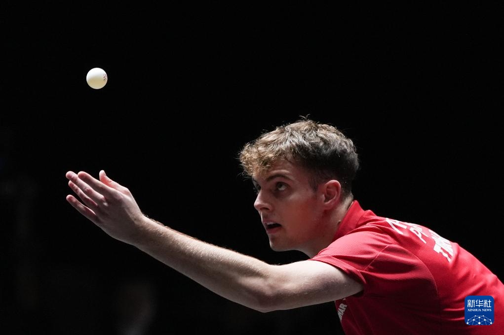 持中占据上 持中占据上